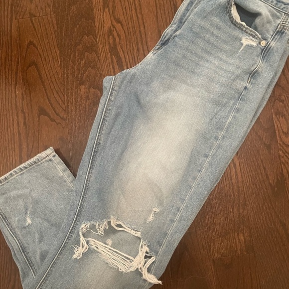 American Eagle Mom Jeans - Picture 2 of 4
